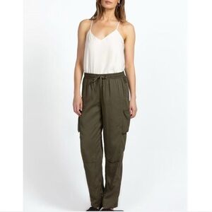 Johnny Was Leeshie Cargo Pants in Olive Green Great Condition